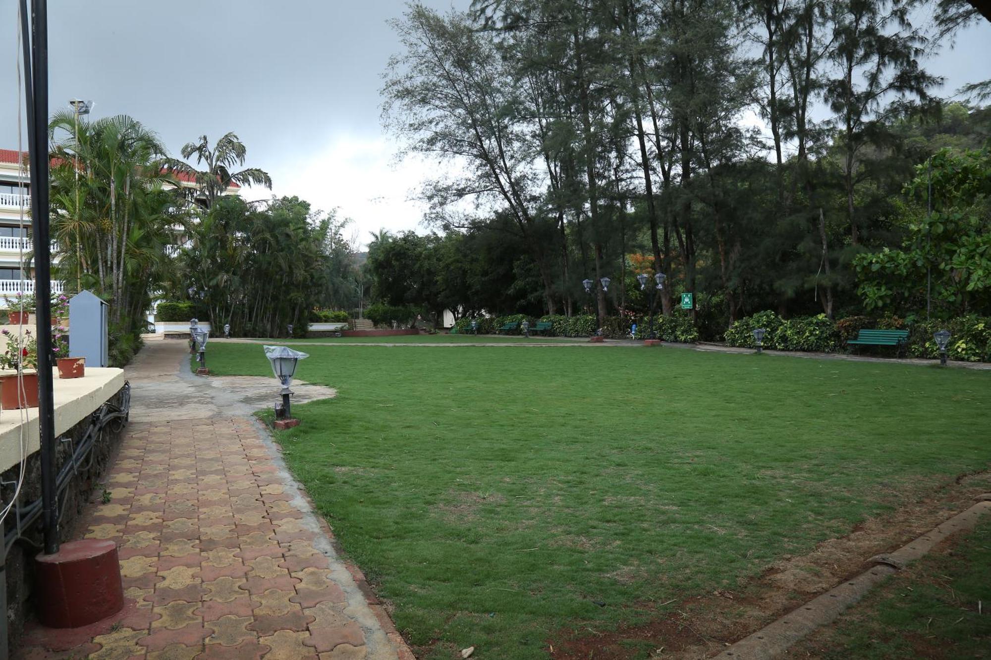 The Lagoona Resort Lonavala Εξωτερικό φωτογραφία