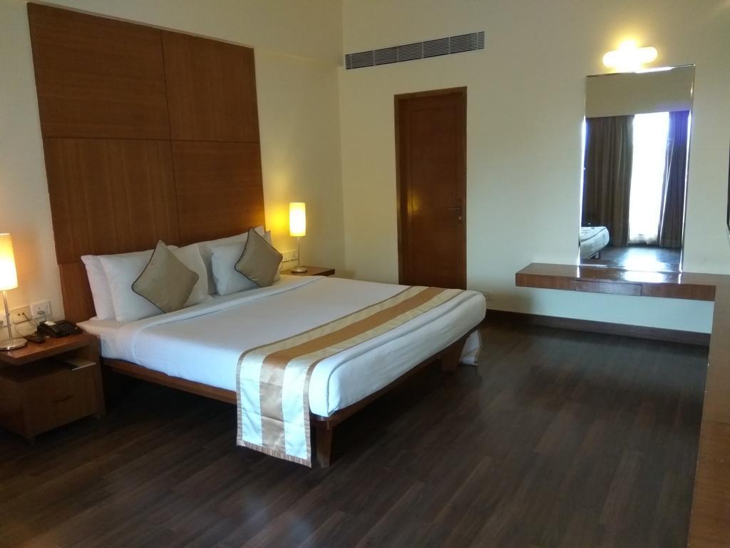 The Lagoona Resort Lonavala Εξωτερικό φωτογραφία